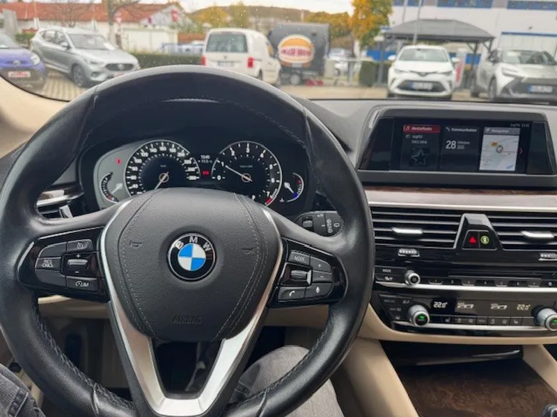 BMW 5 Touring — Foto 10 von 12