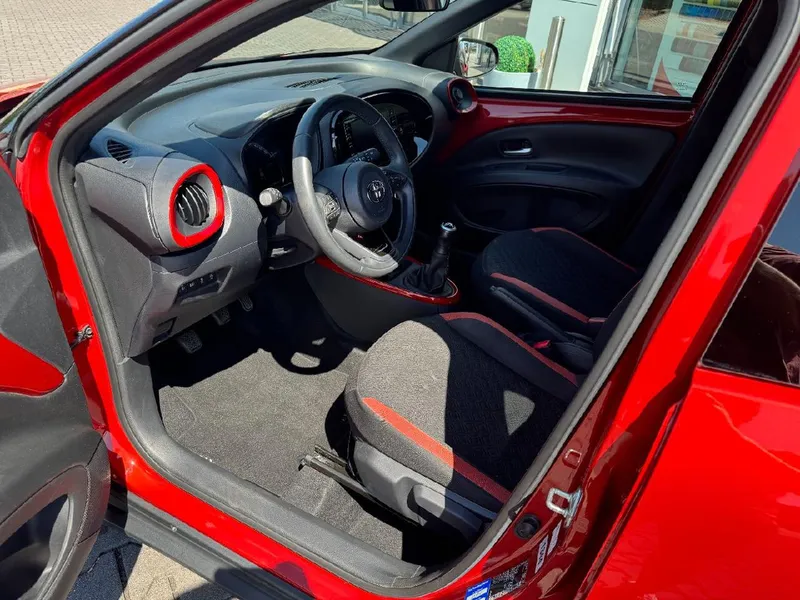 Toyota Aygo X — Foto 9 von 11